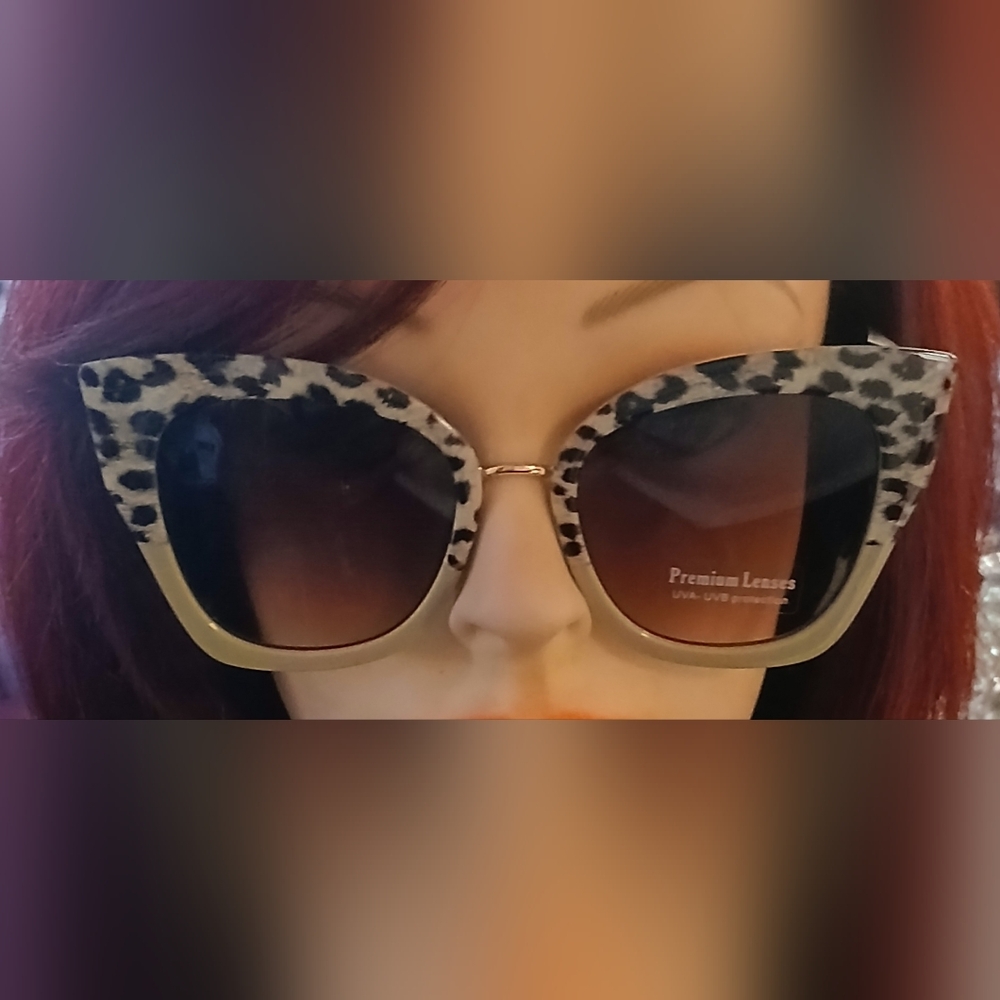 Cat-Eye Sunglasses with Animal Print